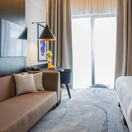 Moevenpick Grand Hotel