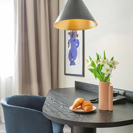 Moevenpick Grand Hotel