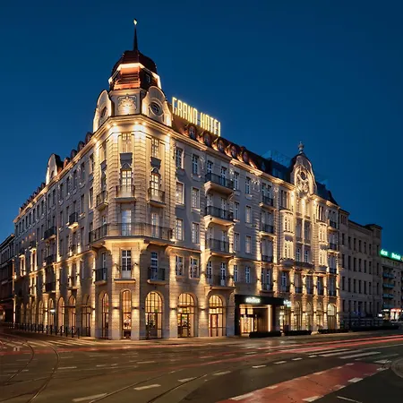 Hotel Moevenpick Grand 4*