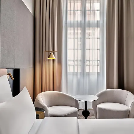 Moevenpick Grand Hotel