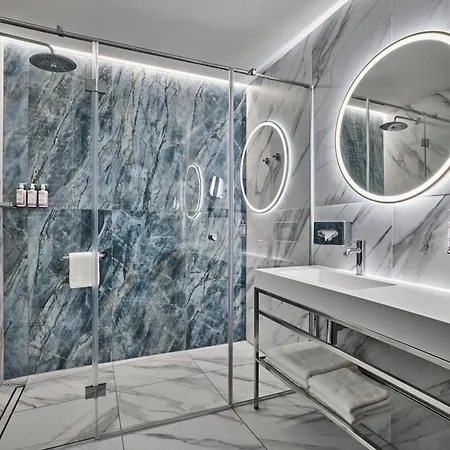 Moevenpick Grand Hotel 4*