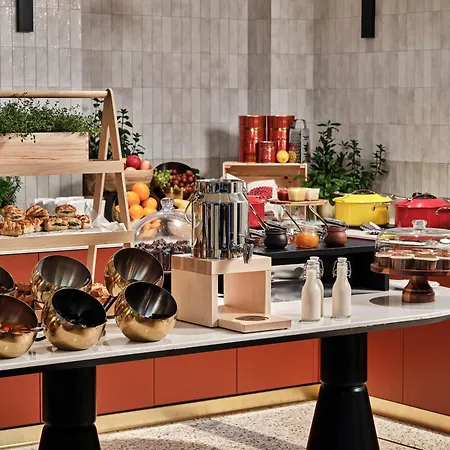 Hotel Moevenpick Grand 4*