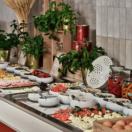 فندق Moevenpick Grand فروتسواف