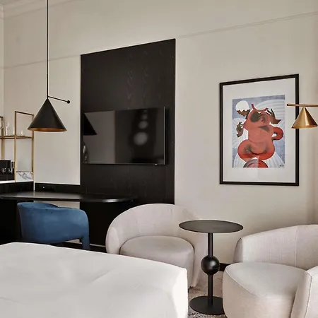 Готель Moevenpick Grand 4*