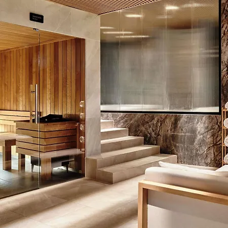 Mövenpick Grand 4*
