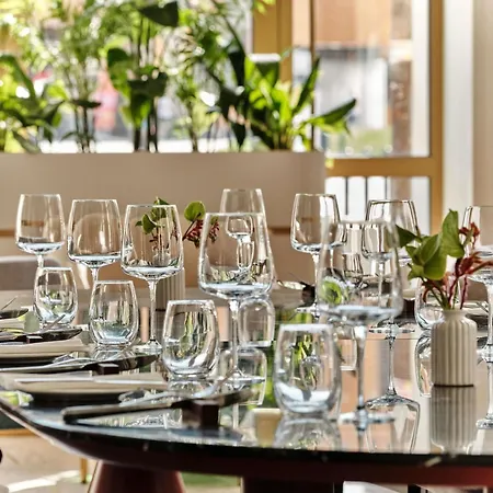 Moevenpick Grand فندق 4*