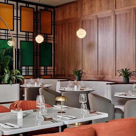 Mövenpick Grand Hotel 4*