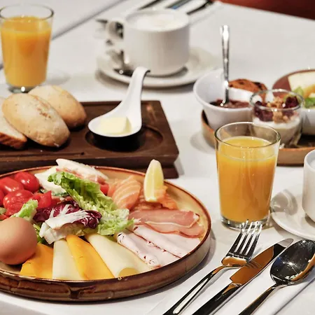 Moevenpick Grand 4*