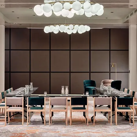 Moevenpick Grand מלון