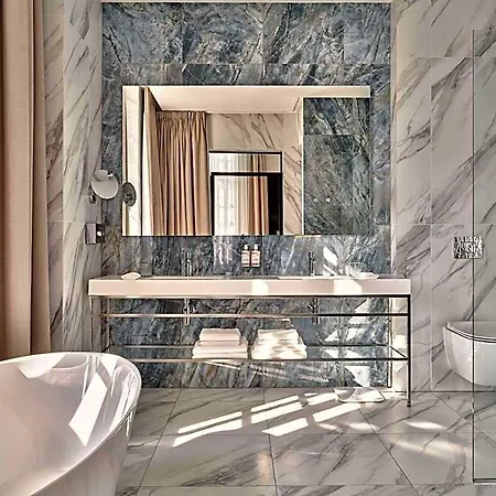 Moevenpick Grand 4*