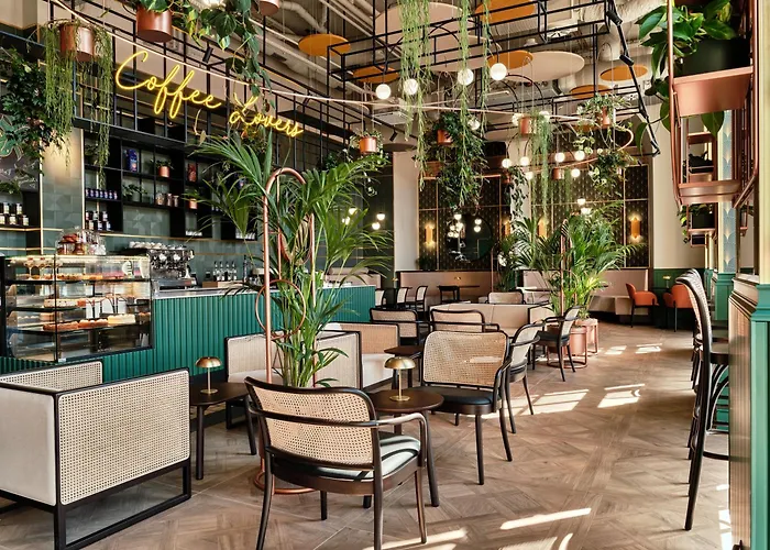 فندق Moevenpick Grand فروتسواف