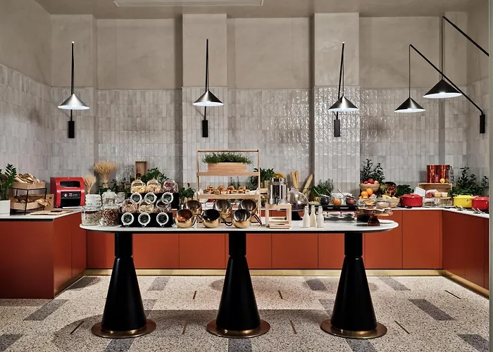 Mövenpick Grand Hotel 4*