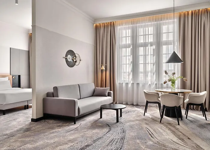 فندق Moevenpick Grand فروتسواف