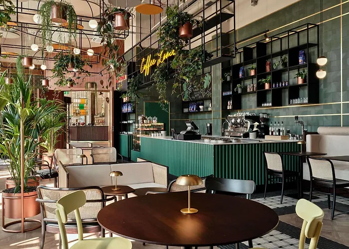 Hotel Mövenpick Grand 4*