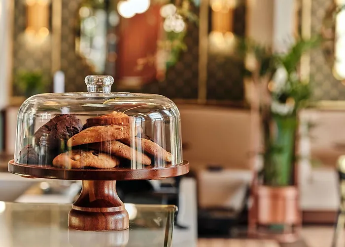 Mövenpick Grand Hotel 4*