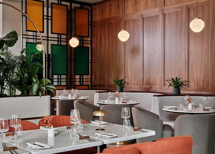 Mövenpick Grand Hotel 4*