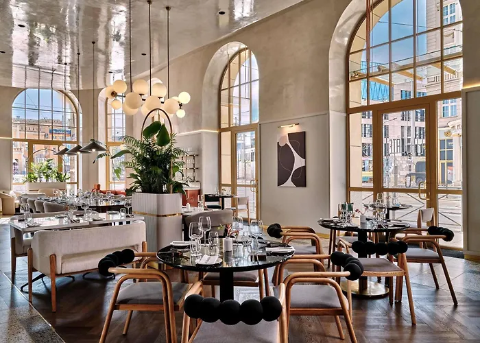 Hotel Mövenpick Grand 4*